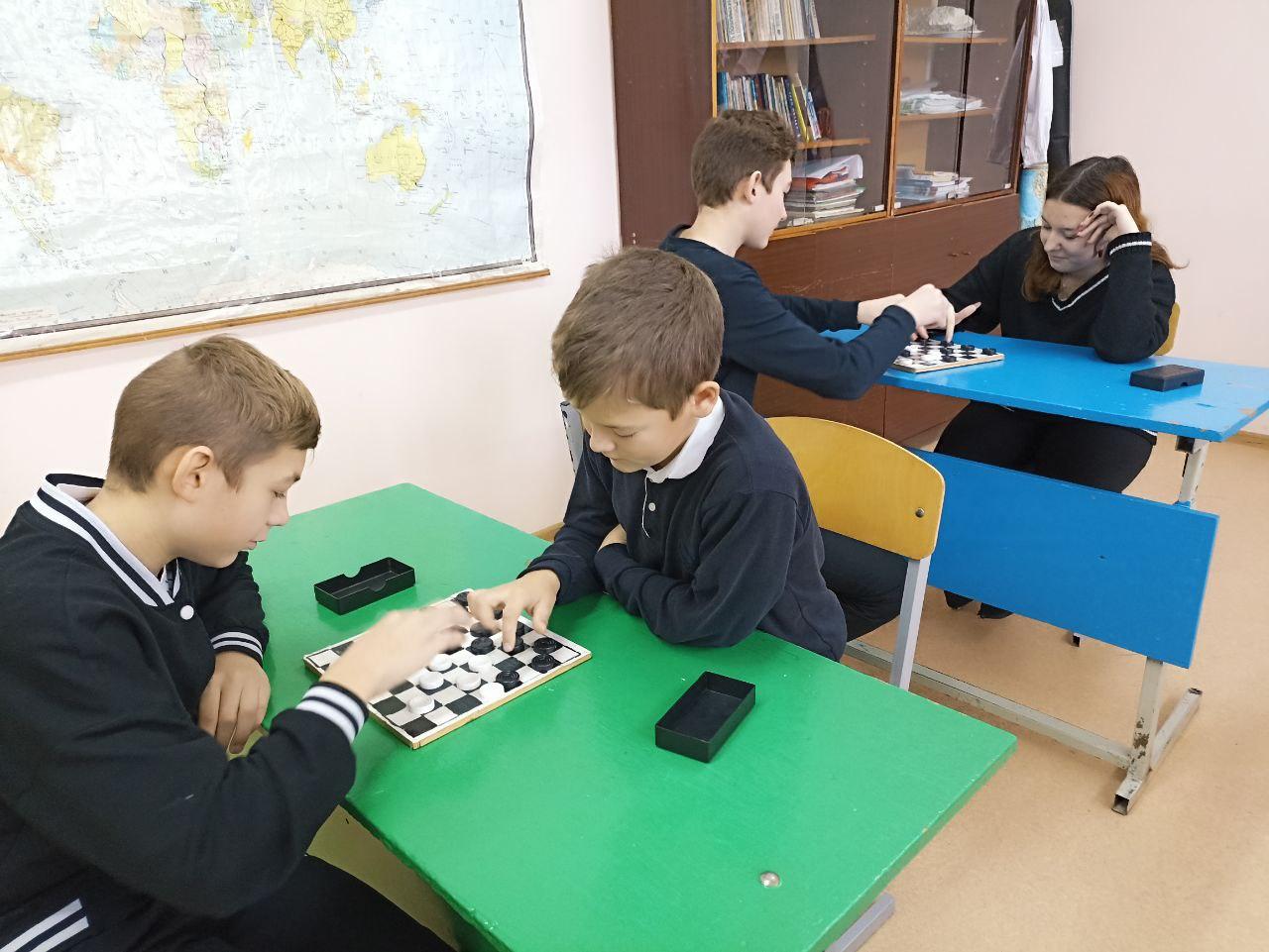 Турнир настольных игр прошел в Шиловский школе.